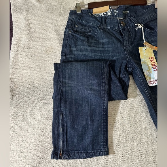 Mossimo ankle skinny jeans with zippered ankle. - Picture 3 of 6